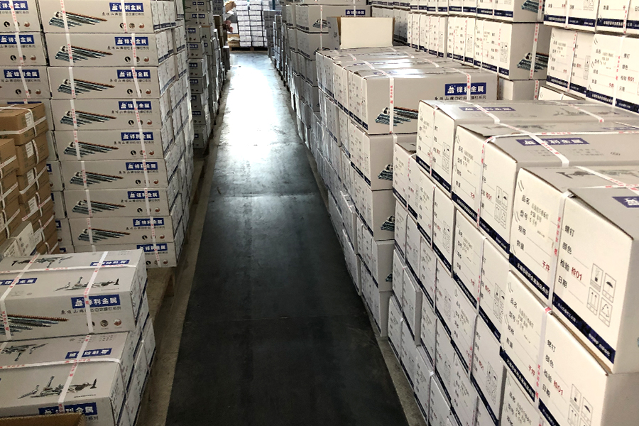 Csomagolás és raktározás